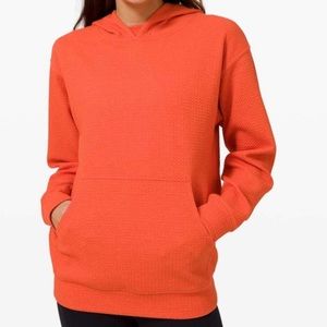 NWT! Lululemon all yours hoodie bubble dot size 4
